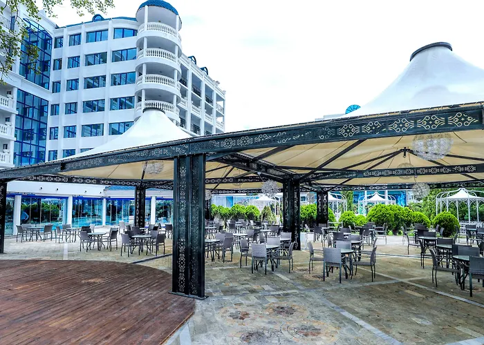 Chaika Beach Resort Сонячний Берег